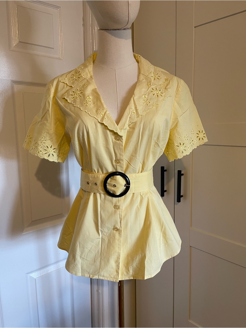 Vintage butter yellow blouse with belt, Size M